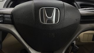 Used 2013 Honda City [2011-2014] 1.5 S MT Petrol Manual top_features Airbags