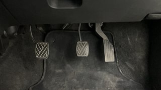 Used 2014 Maruti Suzuki Ritz Vxi BS-IV Petrol Manual interior PEDALS VIEW