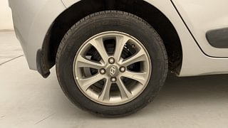 Used 2015 Hyundai Grand i10 [2013-2017] Asta 1.2 Kappa VTVT Petrol Manual tyres RIGHT REAR TYRE RIM VIEW