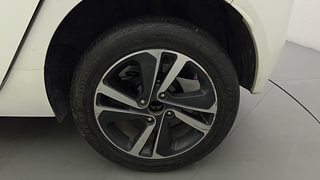 Used 2022 Tata Altroz XZA+ Petrol Automatic tyres LEFT REAR TYRE RIM VIEW