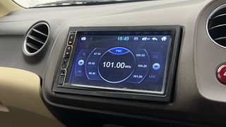 Used 2013 Honda Brio [2011-2016] S MT Petrol Manual top_features Integrated (in-dash) music system