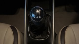 Used 2017 Maruti Suzuki Baleno [2015-2019] Alpha Petrol Petrol Manual interior GEAR  KNOB VIEW