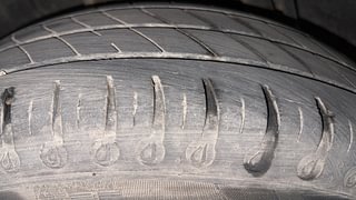 Used 2021 Renault Kwid CLIMBER 1.0 AMT Opt Petrol Automatic tyres RIGHT REAR TYRE TREAD VIEW