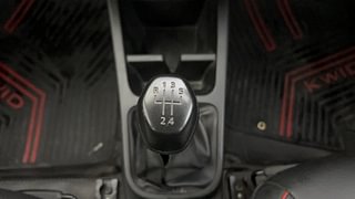 Used 2022 Renault Kwid RXL Opt Petrol Manual interior GEAR  KNOB VIEW