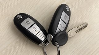 Used 2017 Maruti Suzuki Baleno [2015-2019] Alpha Petrol Petrol Manual extra CAR KEY VIEW