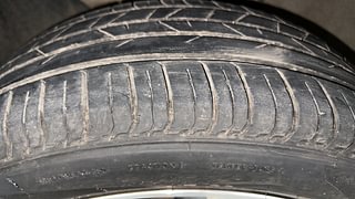 Used 2017 Hyundai i20 Active [2015-2020] 1.2 S Petrol Manual tyres LEFT FRONT TYRE TREAD VIEW