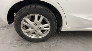 Used 2015 Honda Brio [2011-2016] VX MT Petrol Manual tyres RIGHT REAR TYRE RIM VIEW