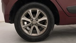 Used 2015 Hyundai Grand i10 [2013-2017] Asta 1.2 Kappa VTVT Petrol Manual tyres RIGHT REAR TYRE RIM VIEW
