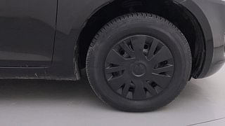 Used 2013 Maruti Suzuki Swift [2011-2017] VXi Petrol Manual tyres RIGHT FRONT TYRE RIM VIEW
