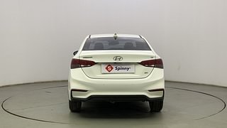 Used 2019 Hyundai Verna [2017-2020] 1.6 VTVT SX Petrol Manual exterior BACK VIEW