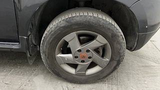 Used 2016 Renault Duster [2015-2016] 85 PS RXL EXPLORE Diesel Manual tyres RIGHT FRONT TYRE RIM VIEW