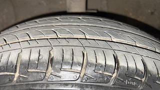 Used 2015 Hyundai Grand i10 [2013-2017] Asta 1.2 Kappa VTVT Petrol Manual tyres LEFT FRONT TYRE TREAD VIEW