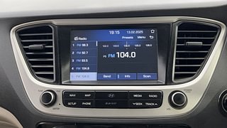 Used 2019 Hyundai Verna [2017-2020] 1.6 VTVT SX Petrol Manual top_features Integrated (in-dash) music system