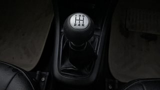 Used 2013 Maruti Suzuki Swift [2011-2017] VXi Petrol Manual interior GEAR  KNOB VIEW