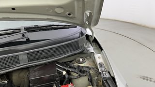 Used 2018 Datsun GO [2014-2019] T Petrol Manual engine ENGINE LEFT SIDE HINGE & APRON VIEW