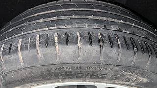Used 2021 Toyota Glanza [2019-2022] V CVT Petrol Automatic tyres LEFT REAR TYRE TREAD VIEW