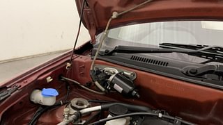Used 2013 Maruti Suzuki Alto 800 [2012-2016] Lxi Petrol Manual engine ENGINE RIGHT SIDE HINGE & APRON VIEW