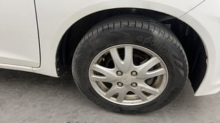 Used 2015 Honda Brio [2011-2016] VX MT Petrol Manual tyres RIGHT FRONT TYRE RIM VIEW