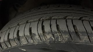 Used 2018 Hyundai Grand i10 [2017-2020] Asta 1.2 Kappa VTVT Petrol Manual tyres LEFT FRONT TYRE TREAD VIEW