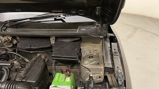 Used 2016 Renault Kwid [2015-2019] RXT Petrol Manual engine ENGINE LEFT SIDE HINGE & APRON VIEW