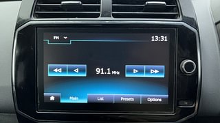 Used 2020 renault Kwid 1.0 RXT Opt Petrol Manual top_features Integrated (in-dash) music system
