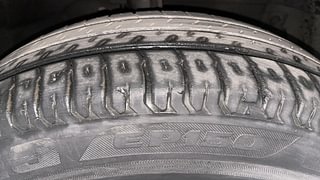 Used 2013 Maruti Suzuki Swift [2011-2017] VXi Petrol Manual tyres RIGHT FRONT TYRE TREAD VIEW