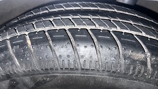 Used 2014 Hyundai Grand i10 [2013-2017] Asta 1.2 Kappa VTVT Petrol Manual tyres RIGHT FRONT TYRE TREAD VIEW