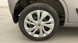 Used 2018 Maruti Suzuki Wagon R 1.0 [2015-2019] VXI AMT Petrol Automatic tyres RIGHT REAR TYRE RIM VIEW