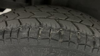 Used 2017 Maruti Suzuki Swift [2014-2017] VXI (O) Petrol Manual tyres RIGHT REAR TYRE TREAD VIEW