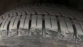 Used 2016 honda Jazz V Petrol Manual tyres RIGHT FRONT TYRE TREAD VIEW