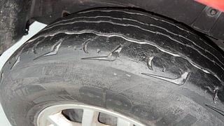 Used 2017 Mahindra TUV300 [2015-2020] T8 mHAWK100 Dual Tone Diesel Manual tyres RIGHT REAR TYRE TREAD VIEW