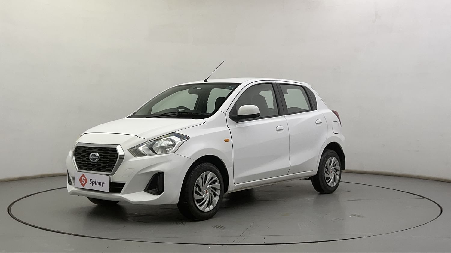 LEFT FRONT CORNER VIEW