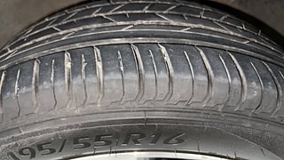 Used 2017 Hyundai i20 Active [2015-2020] 1.2 S Petrol Manual tyres RIGHT FRONT TYRE TREAD VIEW