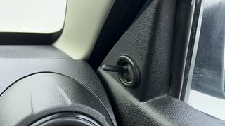 Used 2022 Renault Kwid RXL Opt Petrol Manual top_features Adjustable ORVM