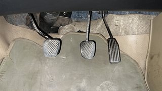Used 2015 Honda Brio [2011-2016] VX MT Petrol Manual interior PEDALS VIEW