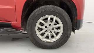 Used 2017 Mahindra TUV300 [2015-2020] T8 mHAWK100 Dual Tone Diesel Manual tyres RIGHT FRONT TYRE RIM VIEW
