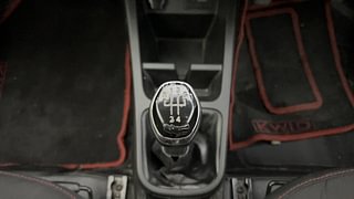 Used 2020 renault Kwid 1.0 RXT Opt Petrol Manual interior GEAR  KNOB VIEW