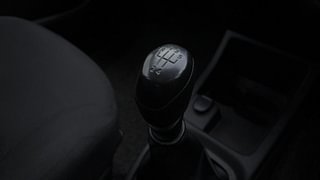 Used 2018 Renault Kwid [2015-2019] RXT Petrol Manual interior GEAR  KNOB VIEW