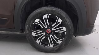 Used 2022 Renault Kiger RXZ Turbo CVT Petrol Automatic tyres RIGHT FRONT TYRE RIM VIEW