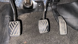 Used 2019 Maruti Suzuki Ignis [2017-2020] Zeta MT Petrol Petrol Manual interior PEDALS VIEW