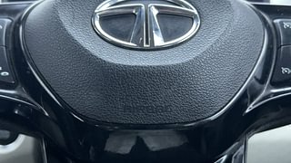 Used 2020 Tata Nexon XZA Plus Dualtone Roof (O) AMT Petrol Automatic top_features Airbags