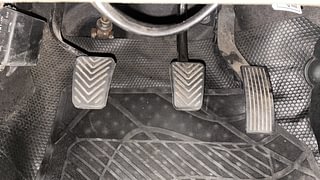 Used 2015 Hyundai Eon [2011-2018] Magna + 1.0 Petrol Manual interior PEDALS VIEW