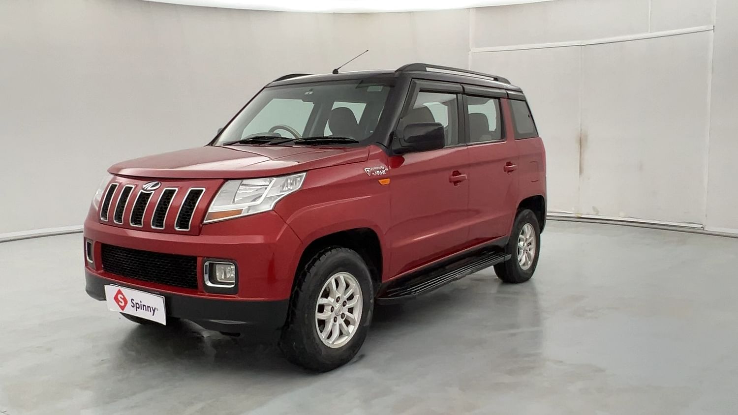 LEFT FRONT CORNER VIEW