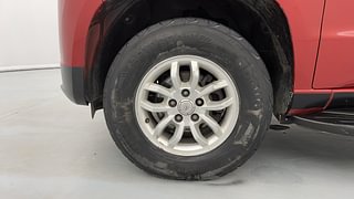 Used 2017 Mahindra TUV300 [2015-2020] T8 mHAWK100 Dual Tone Diesel Manual tyres LEFT FRONT TYRE RIM VIEW