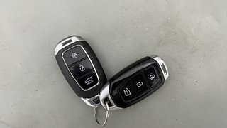 Used 2019 Hyundai Verna [2017-2020] 1.6 VTVT SX Petrol Manual extra CAR KEY VIEW