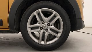 Used 2020 Renault Triber RXZ AMT Petrol Automatic tyres RIGHT FRONT TYRE RIM VIEW