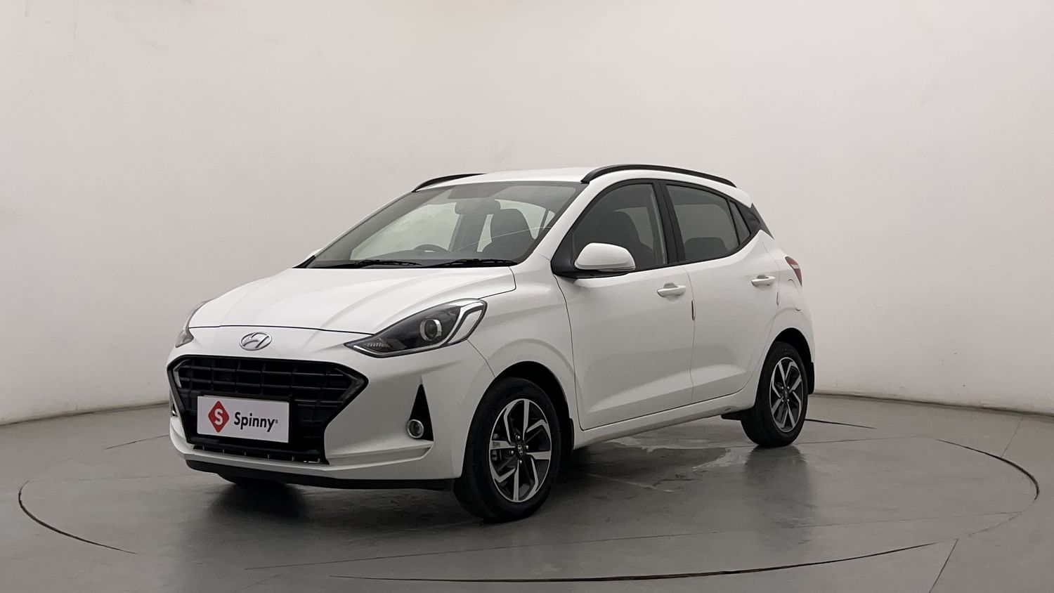 LEFT FRONT CORNER VIEW