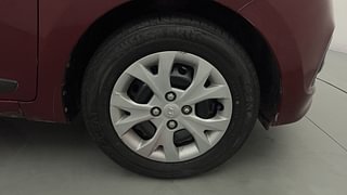 Used 2015 Hyundai Grand i10 Sportz 1.2 Kappa VTVT Petrol Manual tyres RIGHT FRONT TYRE RIM VIEW