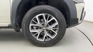 Used 2021 Renault Duster [2020-2022] RXZ Petrol Petrol Manual tyres RIGHT FRONT TYRE RIM VIEW