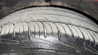 Used 2015 Hyundai Grand i10 [2013-2017] Asta 1.2 Kappa VTVT Petrol Manual tyres RIGHT REAR TYRE TREAD VIEW